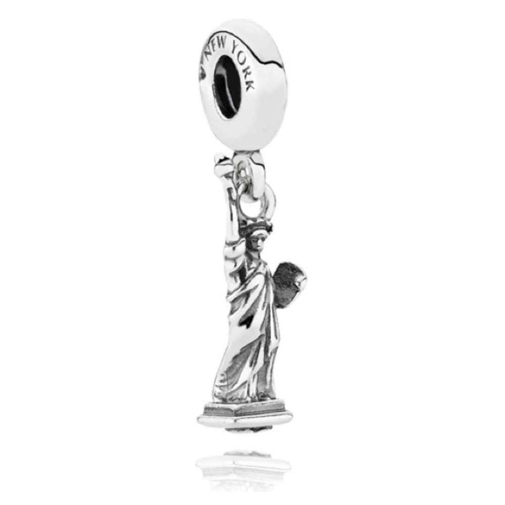 Genuine PANDORA Statue of Liberty Charm; 791077